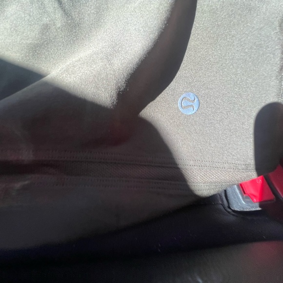 lulu men’s shorts - Picture 4 of 5